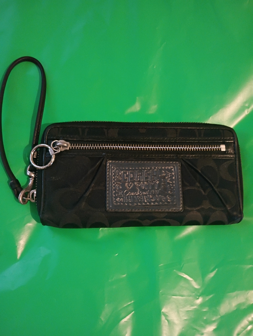 Coach Poppy Long Zip Wallet/Wristlet – Classic Poppy Style – Good Condition